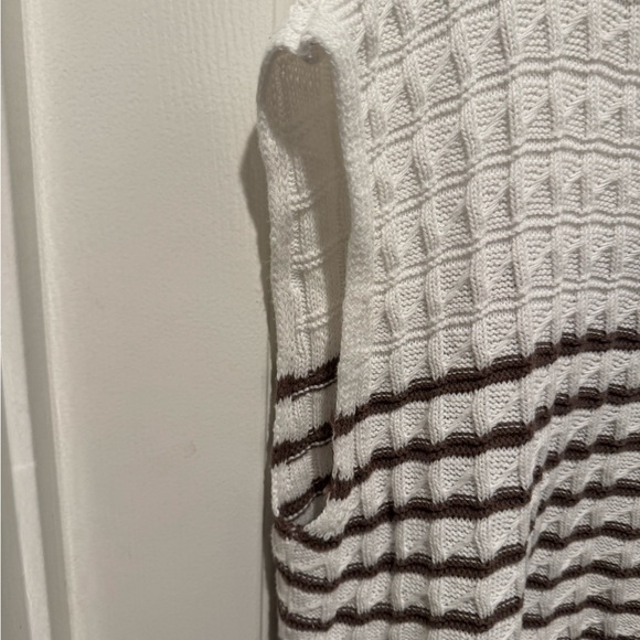 Miss Love White and Brown Striped Knit Sweater Vest Size L - Picture 9 of 9